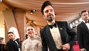 Sebastian Stan, “certat” de mama sa că nu s-a bărbierit pentru Premiile Oscar. Și-a adus mama pe covorul roșu, acolo unde a fost simbolul rafinamentului