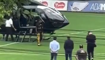 VIDEO - Neymar a venit cu elicopterul personal la antrenament