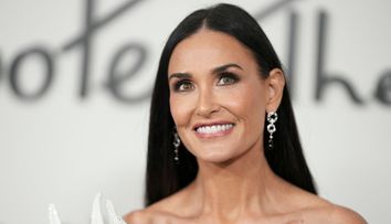Ireal cum arată Demi Moore la 61 de ani! Actrița fascinează cu chipul ei veșnic tânăr