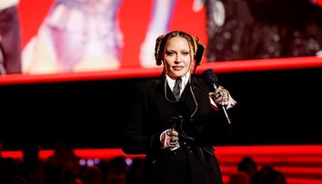Madonna și-a etalat tenul de adolescentă pe scena Premiilor Grammy