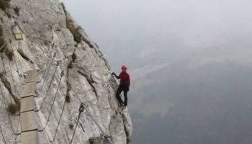 Uite cele mai periculoase drumuri din lume! Tu ai avea curaj sa mergi pe aici?