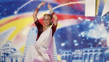 Laura Bogorodea nu a luat niciodata cursuri de dans indian!