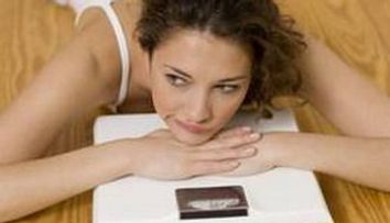 Femeile subponderale pot avea mai multe probleme la menopauza VIDEO!