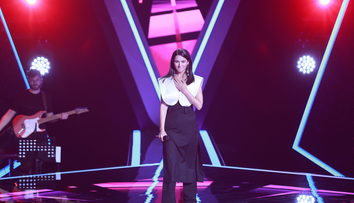Vocea României, sezonul 10: Mihaela Frimu i-a cucerit pe Smiley și Theo Rose cu interpretarea piesei Left Outside Alone