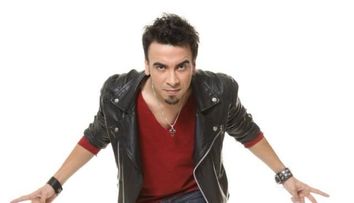 A inceput 2013 cu dreptul! Daniel Max Dragomir si-a lansat prima piesa cu trupa lui. Asculta aici 