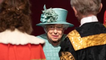 Cum a fost surprinsă Regina după ce Meghan și Harry au anunțat că părăsesc familia regală
