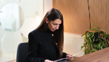 Șef sub acoperire, 17 octombrie 2024. Roxana, tânăra rămasă văduvă, a impresionat-o pe Alina Donici, iar recompensa a fost pe măsură: „E prea mult”