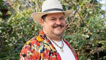 Mihai Bobonete, romantic cu soția la plajă. Imaginea care i-a emoționat pe fani
