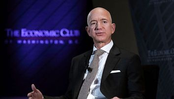Jeff Bezos se retrage din postura de CEO al companiei Amazon. Ce funcție va avea