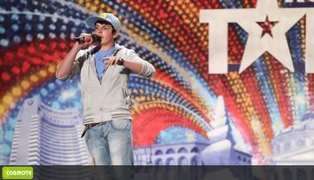 Canta rap cu un debit verbal care te lasa INTERZIS. <span style=