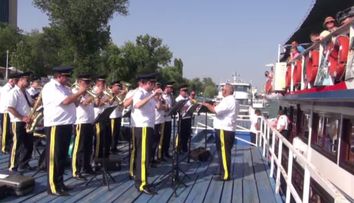 Curse gratuite cu vapoare la Galati, de Zilele Dunarii. Oamenii au fost nerabdatori sa se imbarce