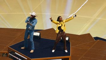 SWAE LEE, unul dintre artiștii principali de la UNTOLD ONE, pe scena WORLD CUP, alături de Post Malone