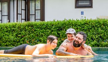 Activități de vacanță de neuitat pentru cei care nu pleacă în concediu (P)