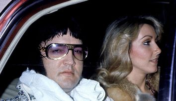 Dezvăluiri despre Elvis Presley. Ce făcea acesta în dormitorul său superluxos
