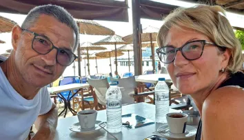 Soția bărbatului care era să fie aspirat prin geamul avionului Ryanair, dezvăluiri despre momentele de groază: „L-am apucat de picioare și am crezut că vom muri împreună”