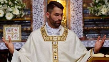 Un preot de doar 35 de ani, găsit mort în propria casă! Duhovnicul s-ar fi sinucis: „Era atât de amabil, plin de iubire!”