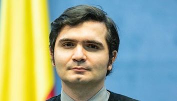 Povestea emoționantă a lui Bogdan Anicescu, interpretul din transmisiile autorităților