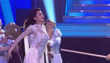Primul dans al Nicoletei Luciu, desprins parca din povesti: 