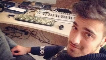 Stiai ca Liviu Teodorescu are un frate mai mic? Il cheama Matei si seamana ca o picatura de apa cu artistul: FOTO 