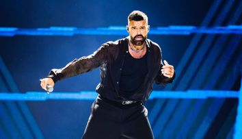 Fantomel și Kate Linn deschid show-ul lui Ricky Martin cu unul dintre cele mai spectaculoase momente produse vreodată în România