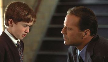 În anii '90 a fost cel mai popular copil de la Hollywood. Cum arată acum Haley Joel Osment, actorul nominalizat la Oscar, după ce a jucat cu Bruce Willis în filmul „The Sixth Sense”