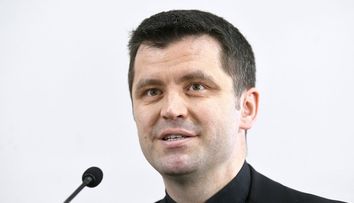 Părintele catolic Francis Doboș a vorbit despre pandemia de coronavirus: „Să avem grijă”