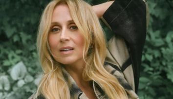 Lara Fabian a încântat România cu o apariție istorică în finala Vocea României 2024. Artista a deschis seara interpretând piesa ei consacrată „Je t'aime”