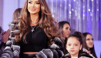 Bianca Drăgușanu, criticată online pentru că și-a adus fetița să defileze la o prezentare de blănuri naturale