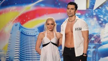 Alina si Bogdan de la AcroMystic: 