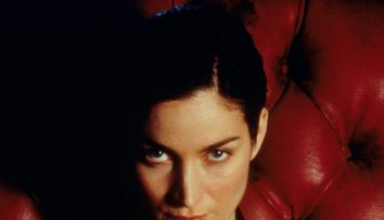 Au trecut 16 ani de cand a interpretat pentru prima data rolul lui Trinity din Matrix. Cum arata acum Carrie-Anne Moss