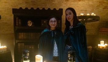 „Hai să omorâm!”. Ines și Alexa, crimă neașteptată la Trădătorii! Cine este cel pe care l-au ales să „moară” în ediția de miercuri, 26 noiembrie 2025