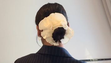 Celebra artistă, care a făcut ravagii pe scenă în urmă cu doar câțiva ani, a anunțat că este însărcinată pentru prima oară și logodită. După ce a dispărut din lumina reflectoarelor, a revenit cu vestea cea mare: „În dragoste suntem noi”