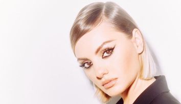 Alexandra Stan a lansat o nouă melodie însoțită de videoclip, „Aleasă”