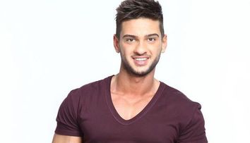 Dorian Popa a implinit 26 de ani. Fanilor nu le-a venit sa creada cand au vazut cum s-a fotografiat artistul de ziua lui