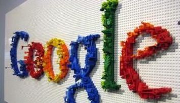 Google vs. Yahoo! Cine are birouri mai frumoase? FOTO