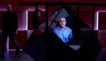 VIDEO Alex Roibu, apariție neobișnuită la Imperiul Leilor. Antreprenorul hologramelor a crezut în afacerea lui