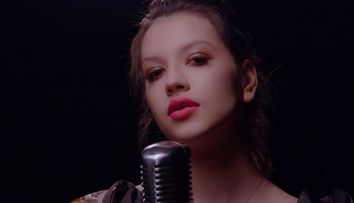 Cleopatra Stratan a lansat piesa ”Vorba de tine”. ”Este scrisă și compusă în totalitate de mine”
