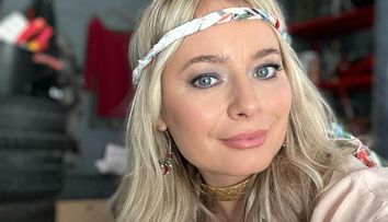 Momente dificile pentru Laura Cosoi, cu doar câteva săptămâni înainte să nască. Ultimele zile cu burtica de gravidă se resimt din ce în ce mai mult: „Mai am un pic”