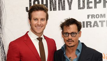 După ce a fost acuzat de canibalism, Armie Hammer șochează din nou. Ce i-a făcut, pe ascuns, lui Johnny Depp: ”Nu m-au mai lăsat lângă el după aceea...”