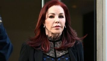 La 77 de ani, Priscilla Presley a apărut pe stradă în rochie transparentă și fără niciun rid pe față