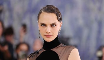 După ce s-a declarat lesbiană, Cara Delevingne l-a făcut de râs pe Harry Styles, pe scenă, în fața a 20.000 de oameni. Ce a spus despre ”performanțele” lui