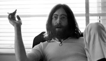 John Lennon a avut o aventură cu o asistentă, pusă la cale de Yoko Ono