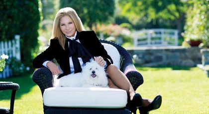 Barbra Streisand și-a dus câinii clonați la cimitir, la mormântul „mamei” lor, cățelușa Samantha