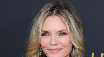 E la vârsta pensionării, dar arată cu 25 de ani mai tânără. Michelle Pfeiffer, apariție ireală în public