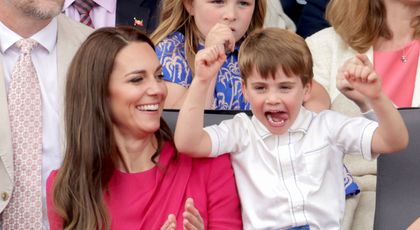 Kate Middleton a postat o poză needitată cu prințul Louis, chiar de ziua mezinului! Ce mesaj a transmis fanilor familiei regale