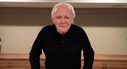 Anthony Hopkins, mesaj emoționant pentru 2023: ”Într-o lume plină de ură, fiți buni cu voi”