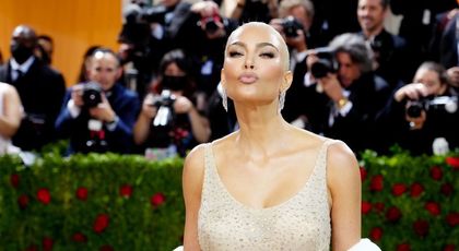 Kim Kardashian a distrus rochia lui Marylin Monroe. Cum arată acum ținuta de 5 milioane de dolari