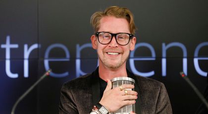 Macaulay Culkin este în culmea fericirii! Iubita lui a născut în mare secret