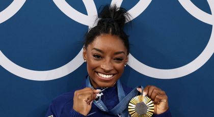 A abandonat-o într-un orfelinat, dar acum o imploră să o ierte. Mama lui Simone Biles, mesaj emoționant pentru campioana olimpică