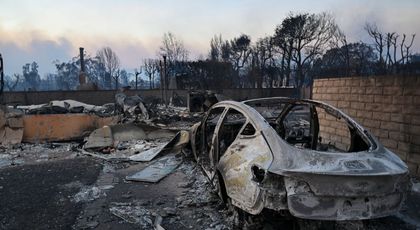 Imagini apocaliptice după incendiul devastator din California. Peste 2000 de clădiri au fost mistuite de flacări și 5 oameni și-au pierdut viața